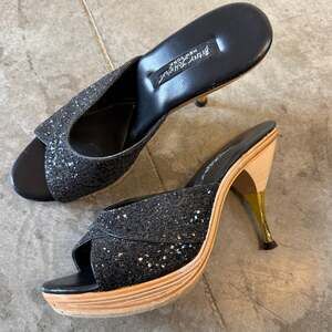 Betsey Johnson Polly Black Glitter Wooden Heel Mules Size 9